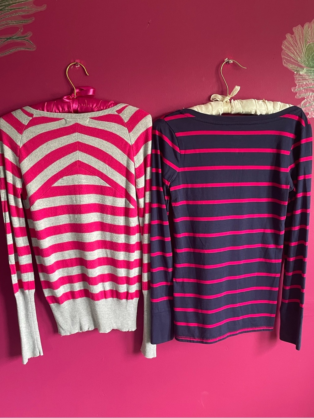 β¨2οΈβ£β¨ LongSleeve Striped V-Necks - Picture 2 of 6
